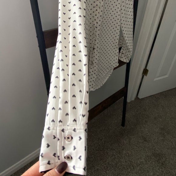 Dalia White Blouse with Black Hearts - Picture 5 of 6